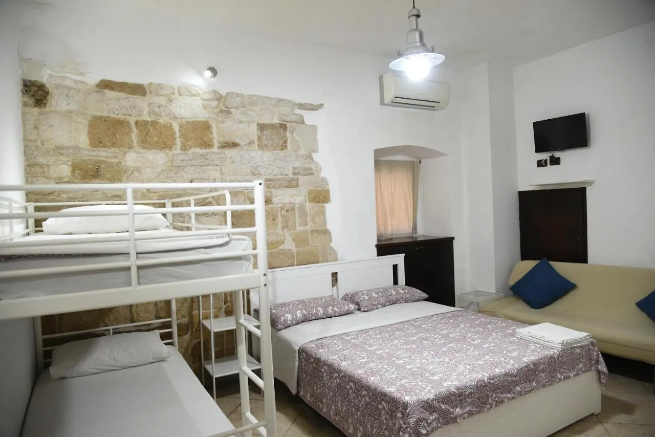 Hotel Corte Trecantaia 11 Holiday à Bari Maison d'hôtes